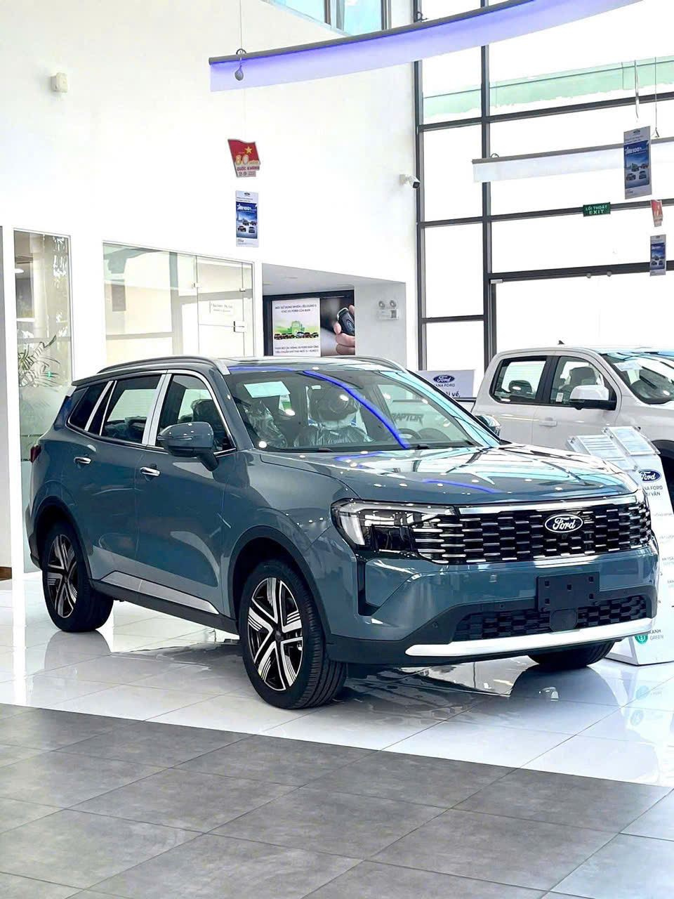 Ford Territrory màu xanh